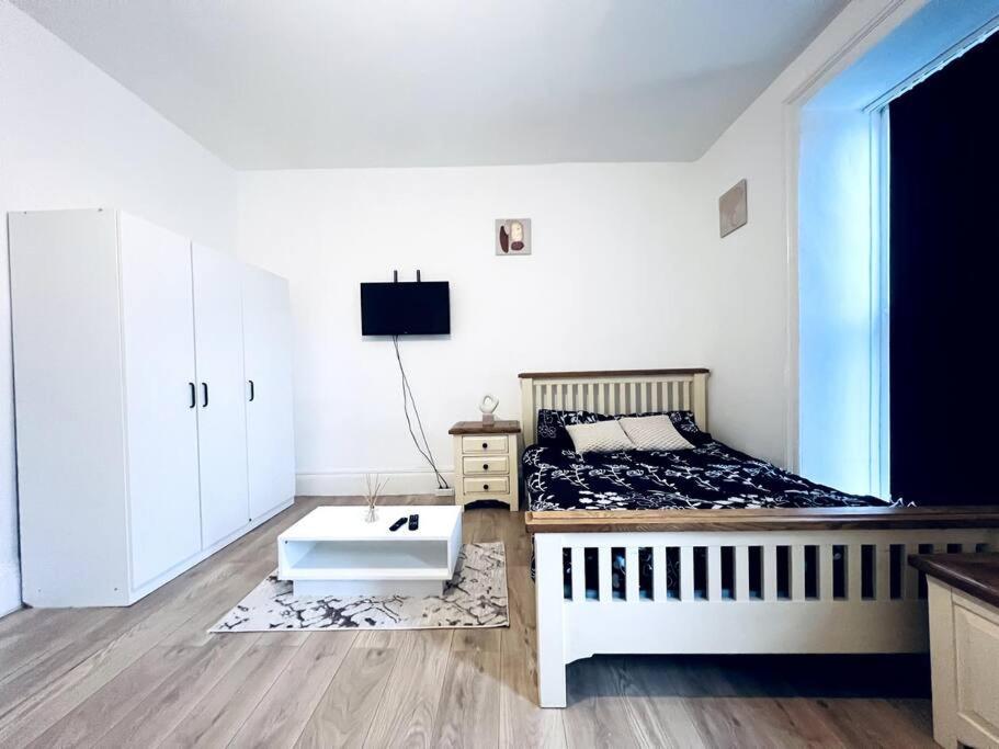 One Bedroom Close To Hyde Park #01 ลอนดอน ภายนอก รูปภาพ
